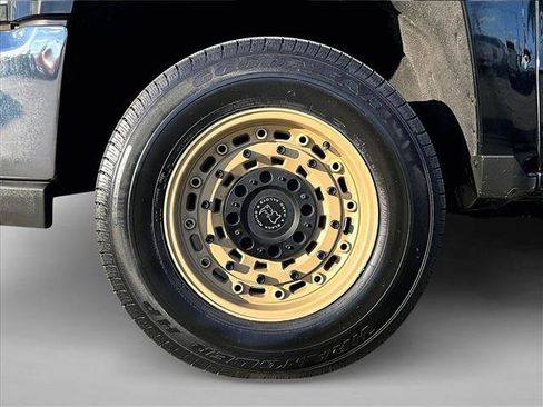 Used 2018 Chevrolet Silverado 1500 LT w/ All Star Edition image 10