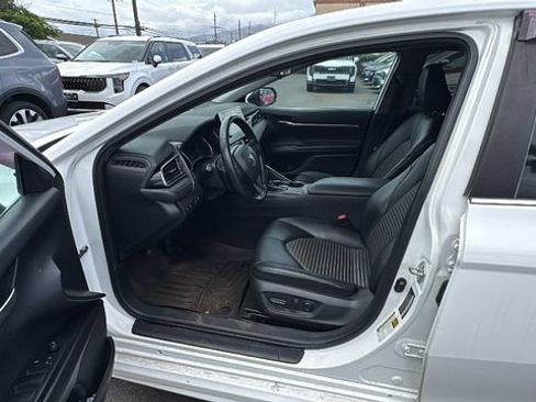 Used 2021 Toyota Camry SE FWD image 9