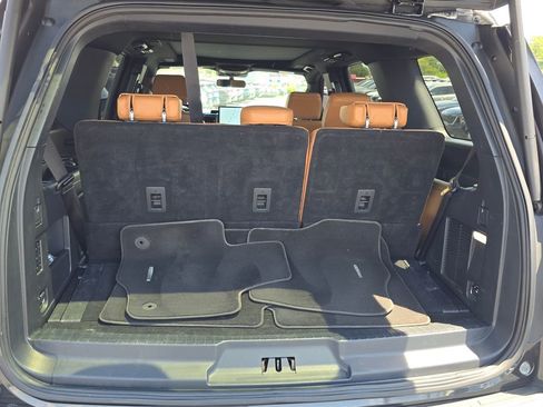 Used 2022 Ford Expedition Platinum AWD/4WD image 14