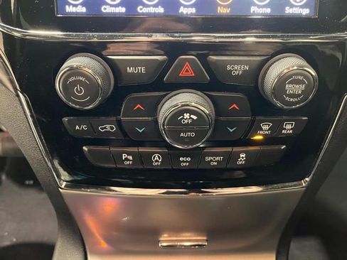 Used 2020 Jeep Grand Cherokee Altitude image 29