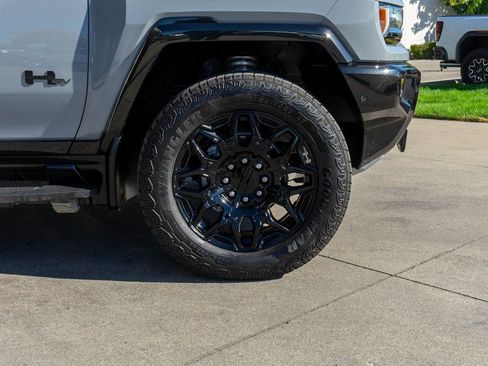 New 2025 GMC Hummer EV 3X w/ LPO, Dark Essentials Package AWD/4WD image 40