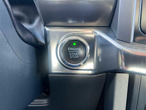 Used 2022 Ford F150 Lariat w/ Equipment Group 502A High image 40