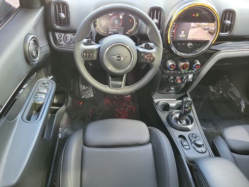 Used 2024 MINI Cooper Countryman S w/ Premium Package FWD image 6
