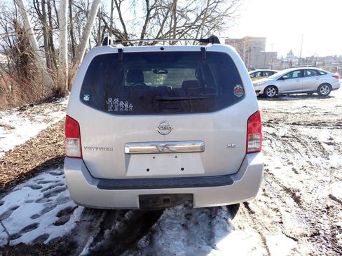 Used 2006 Nissan Pathfinder SE w/ (P01) Se Premium Pkg image 3