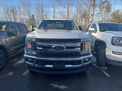 Used 2019 Ford F250 XLT w/ XLT Value Package image 2