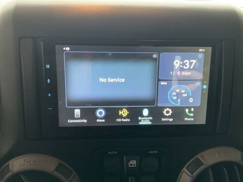 Used 2017 Jeep Wrangler Unlimited Sport image 15