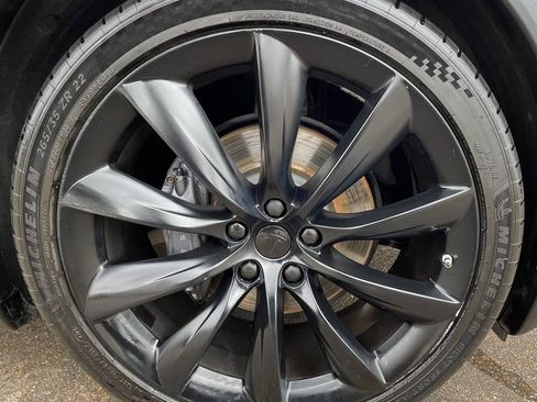 Used 2018 Tesla Model X 75D image 36