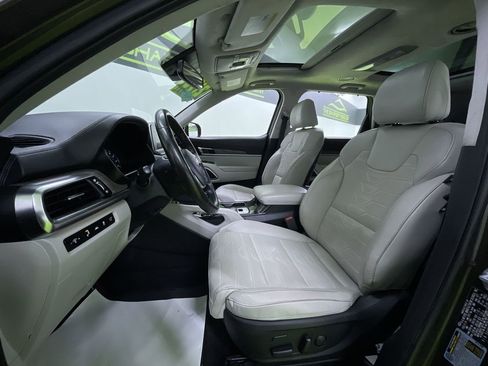 Used 2020 Kia Telluride SX w/ SX Prestige Package image 16