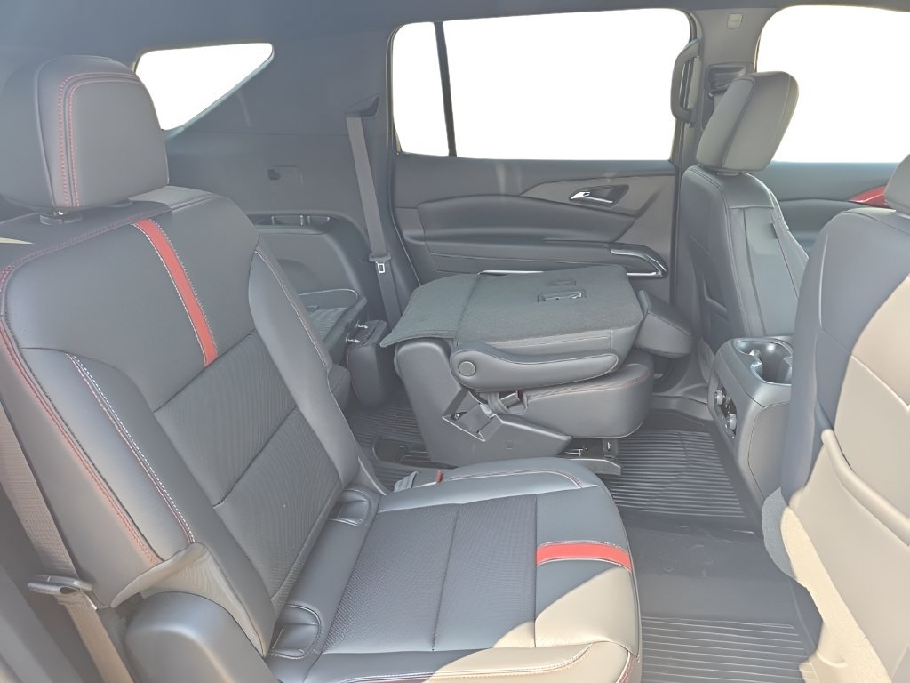 New 2026 Chevrolet Traverse RS w/ LPO, Floor Liner Package AWD/4WD image 28