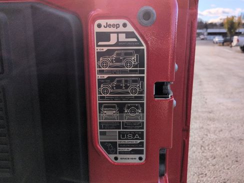 New 2025 Jeep Wrangler Sahara image 24