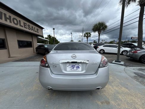 Used 2011 Nissan Altima 2.5 S FWD image 4