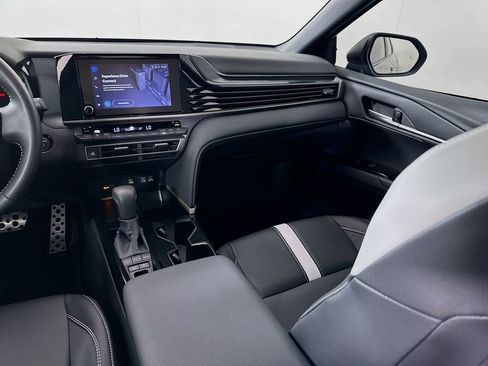 Certified 2026 Toyota Camry SE w/ Convenience Package FWD image 23
