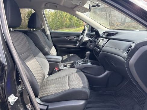 Used 2018 Nissan Rogue SV image 25