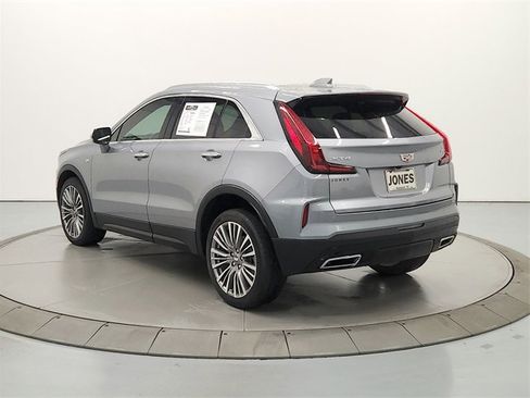 Used 2024 Cadillac XT4 Premium Luxury image 5