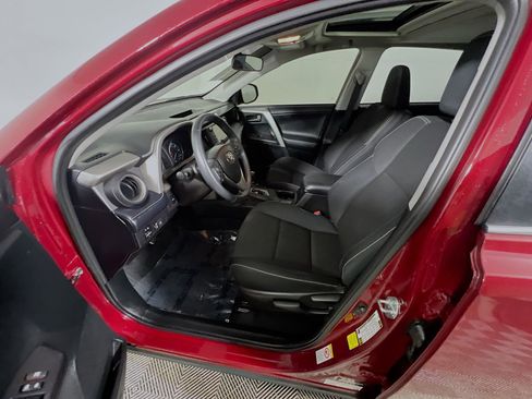 Used 2018 Toyota RAV4 XLE image 15