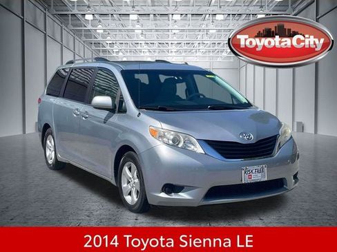 Used 2014 Toyota Sienna LE FWD image 1
