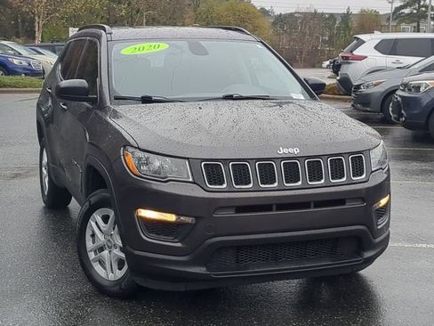 Used 2020 Jeep Compass Sport image 2
