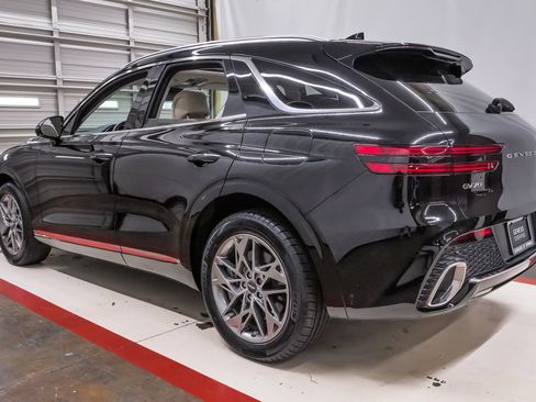 Certified 2024 Genesis GV70 2.5T w/ Advanced Package AWD/4WD image 8