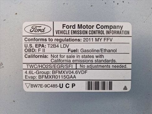 Used 2011 Lincoln Town Car Signature Limited image 20