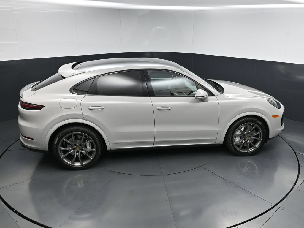 Used 2020 Porsche Cayenne Turbo AWD/4WD image 19