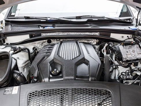 Used 2025 Porsche Macan image 32