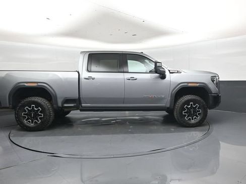 Used 2025 GMC Sierra 2500 AT4X AWD/4WD image 2