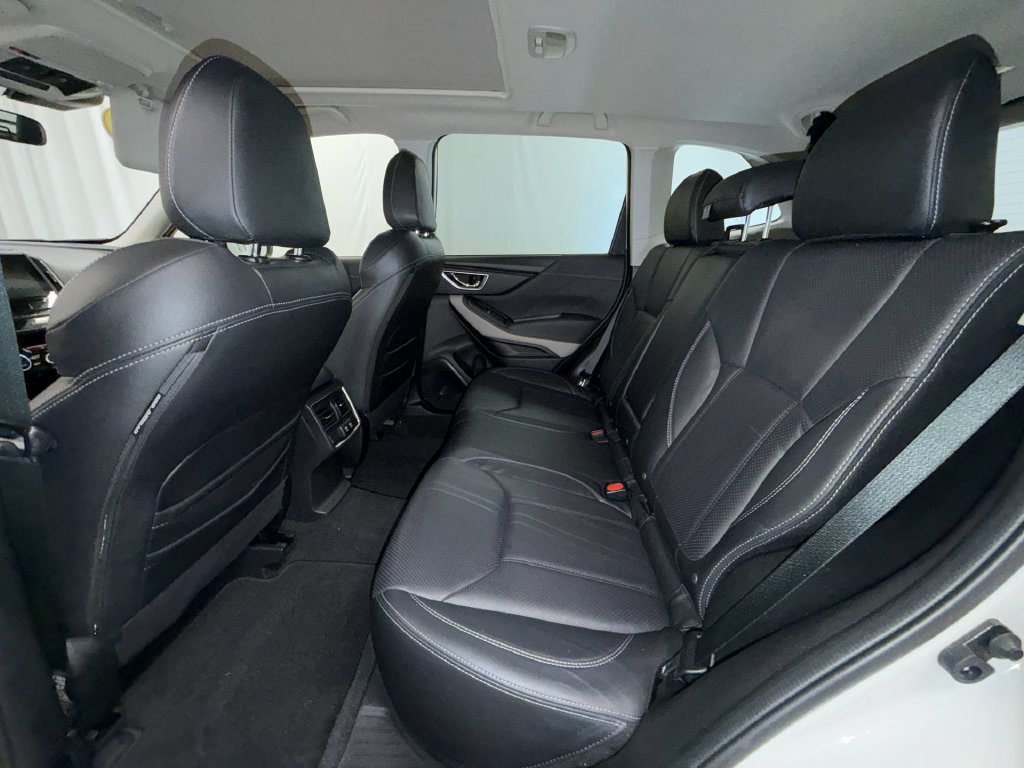 Used 2022 Subaru Forester Limited AWD/4WD image 12
