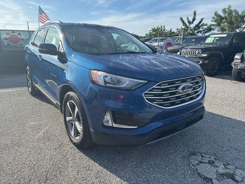 Used 2020 Ford Edge SEL w/ Convenience Package image 3
