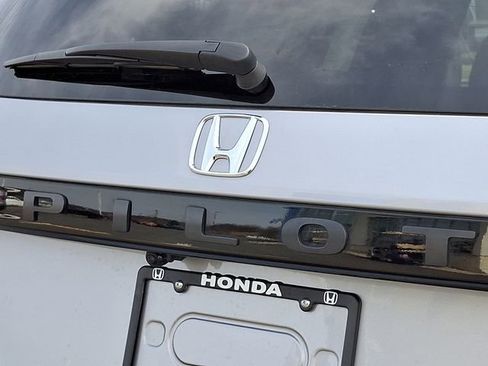 Certified 2025 Honda Pilot TrailSport image 32