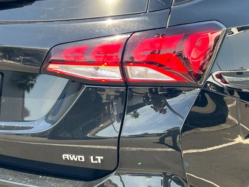 Used 2022 Chevrolet Equinox LT AWD/4WD image 27