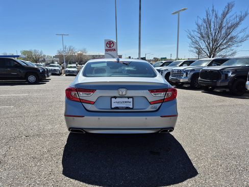 Used 2019 Honda Accord Touring image 4