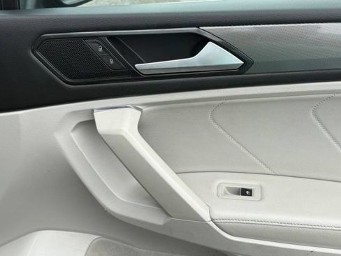 Used 2023 Volkswagen Tiguan SE FWD image 19