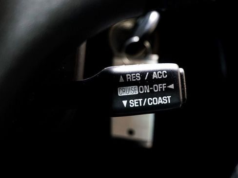 Used 2002 Lexus IS 300 image 21