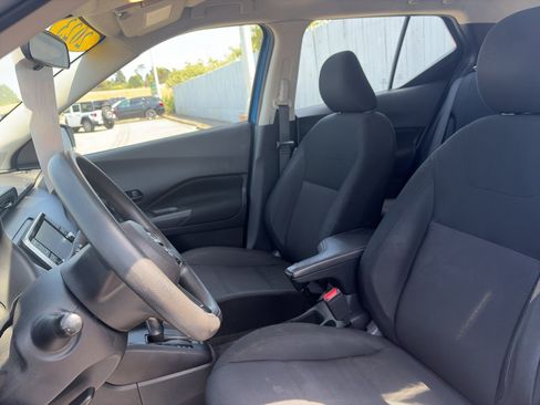 Used 2023 Nissan Kicks S FWD image 6