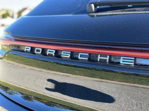 Used 2025 Porsche Macan image 13