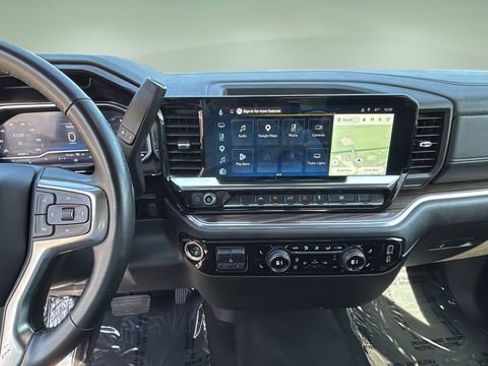Used 2025 Chevrolet Silverado 1500 LT image 36