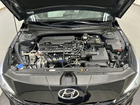 Used 2023 Hyundai Elantra Limited image 25