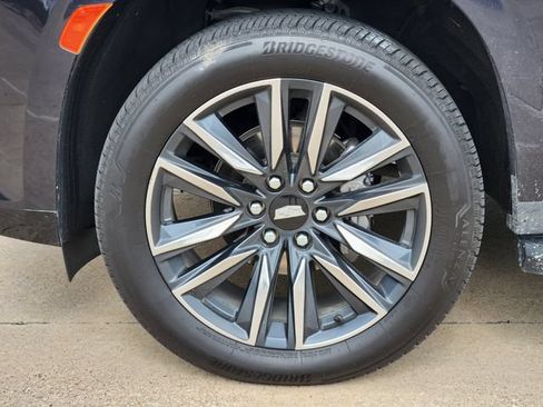 Used 2022 Cadillac Escalade Luxury RWD image 10