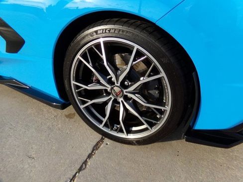 Used 2023 Chevrolet Corvette Stingray Premium Conv w/ Z51 Performance Package RWD image 9