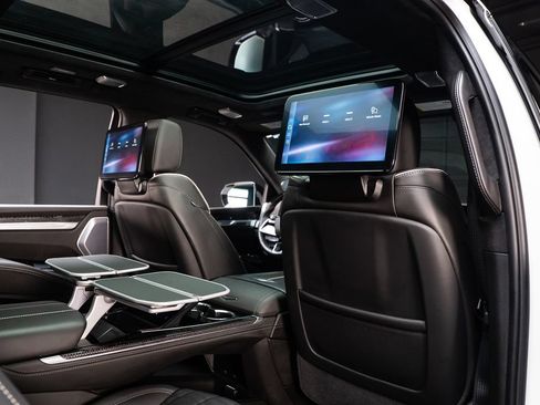 Used 2025 Cadillac Escalade V AWD/4WD image 40