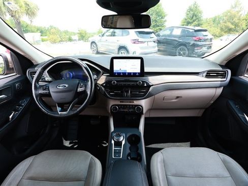 Used 2020 Ford Escape Titanium w/ Titanium Premium Package 2.0 AWD/4WD image 33