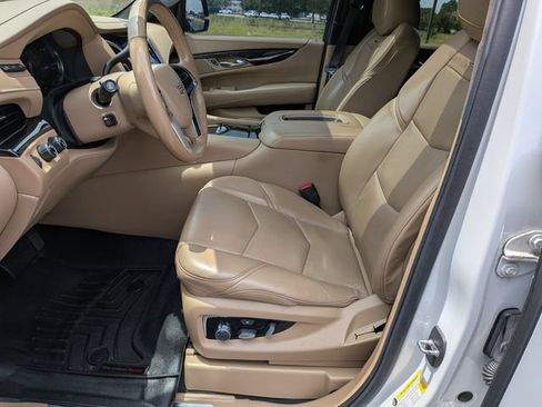 Used 2020 Cadillac Escalade ESV Platinum AWD/4WD image 16