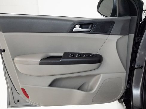 Used 2017 Kia Sportage LX w/ LX Popular Package FWD image 9