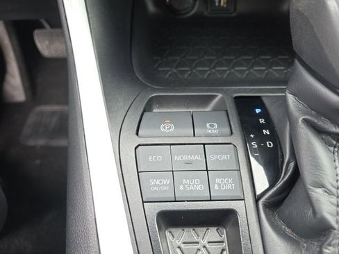 Used 2024 Toyota RAV4 LE image 20