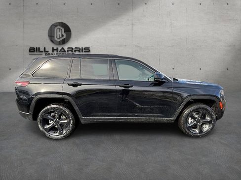 New 2026 Jeep Grand Cherokee Limited w/ Limited Altitude Package image 4