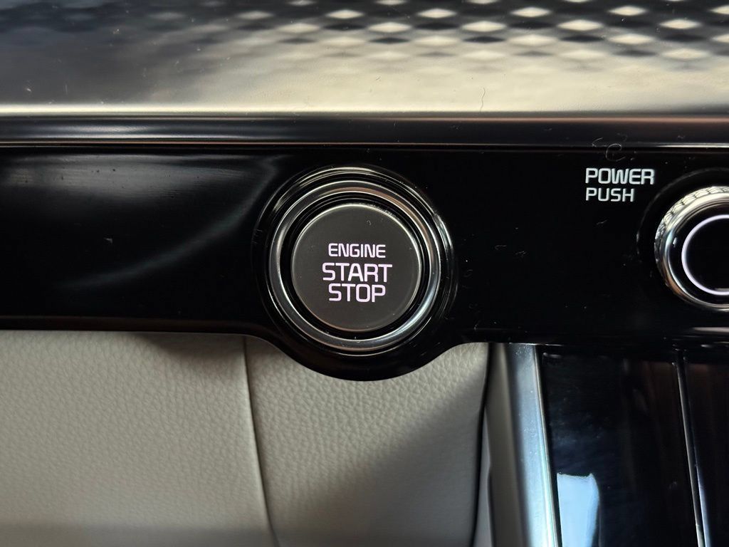 Used 2023 Kia Carnival SX Prestige FWD image 46