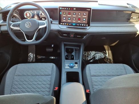 Certified 2025 Volkswagen Tiguan S image 21