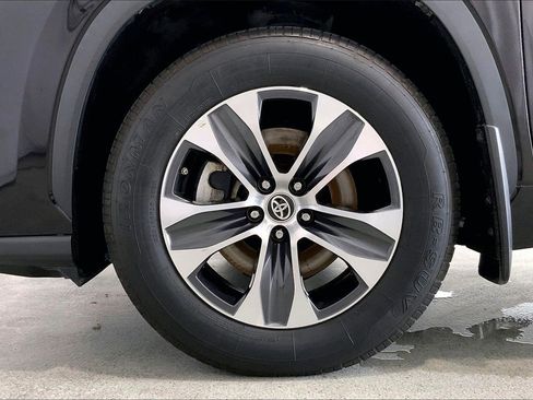 Used 2022 Toyota Highlander XLE image 8