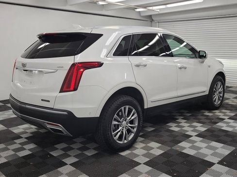 Used 2022 Cadillac XT5 Premium Luxury w/ Technology Package FWD image 6