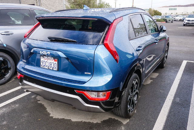 Used 2023 Kia Niro EX Touring FWD image 12